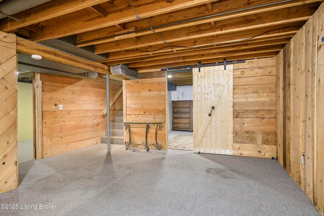 1225 Sportsman Dr, Jeffersonville, IN 47130