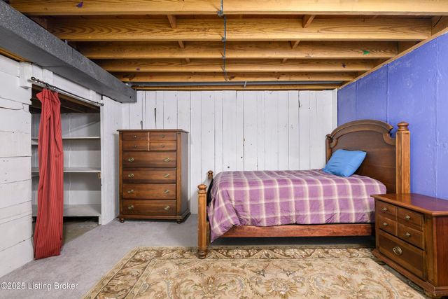 1225 Sportsman Dr, Jeffersonville, IN 47130