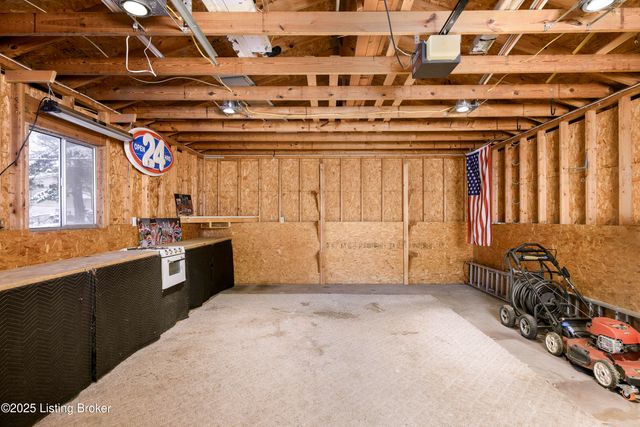 1225 Sportsman Dr, Jeffersonville, IN 47130