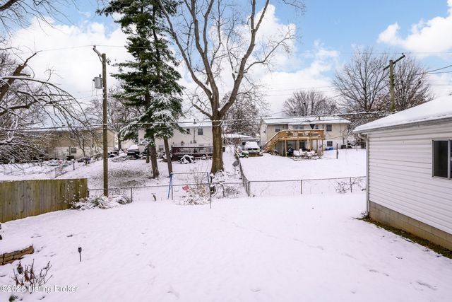 1225 Sportsman Dr, Jeffersonville, IN 47130