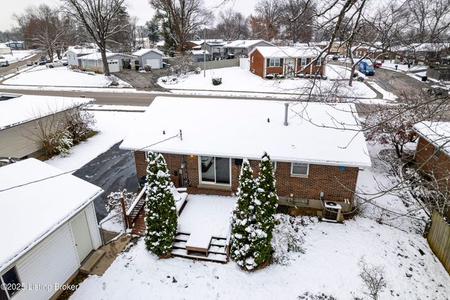 1225 Sportsman Dr, Jeffersonville, IN 47130