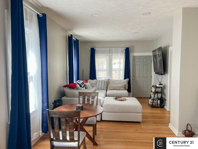 4319 S 27th Street, Omaha, NE 68107