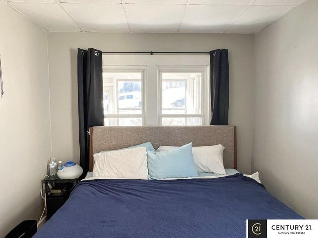 4319 S 27th Street, Omaha, NE 68107