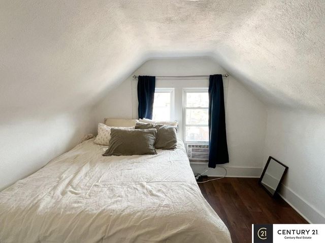 4319 S 27th Street, Omaha, NE 68107