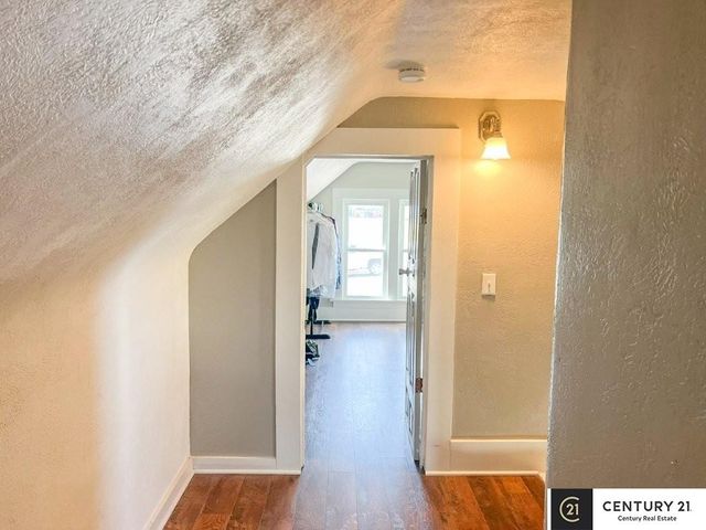 4319 S 27th Street, Omaha, NE 68107