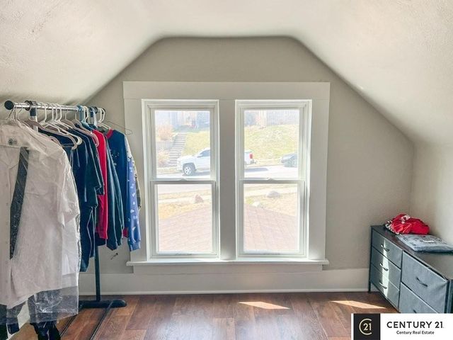 4319 S 27th Street, Omaha, NE 68107