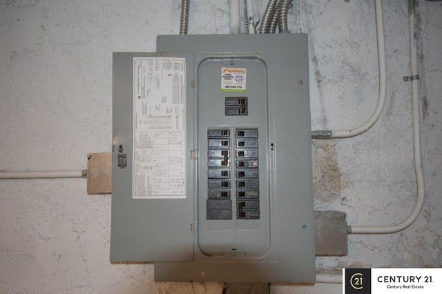 4319 S 27th Street, Omaha, NE 68107