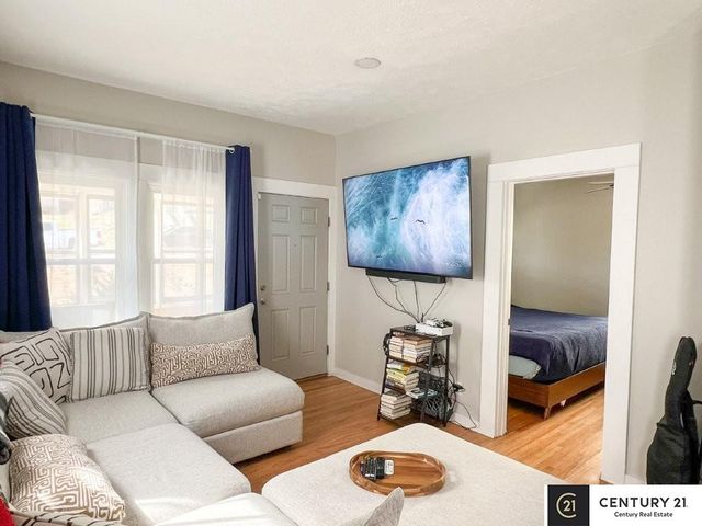 4319 S 27th Street, Omaha, NE 68107