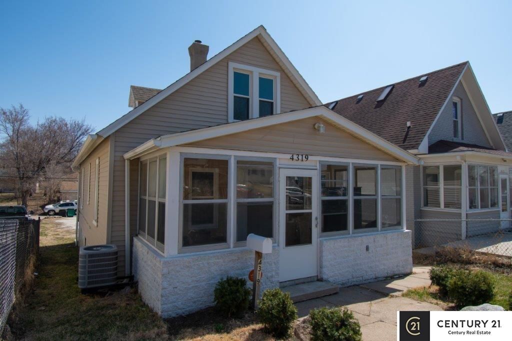 4319 S 27th Street, Omaha, NE 68107