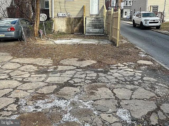 8 S 18TH ST, Harrisburg, PA 17104