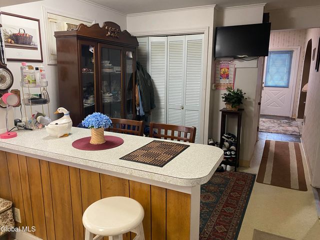 817 Holland Road, Schenectady, NY 12303