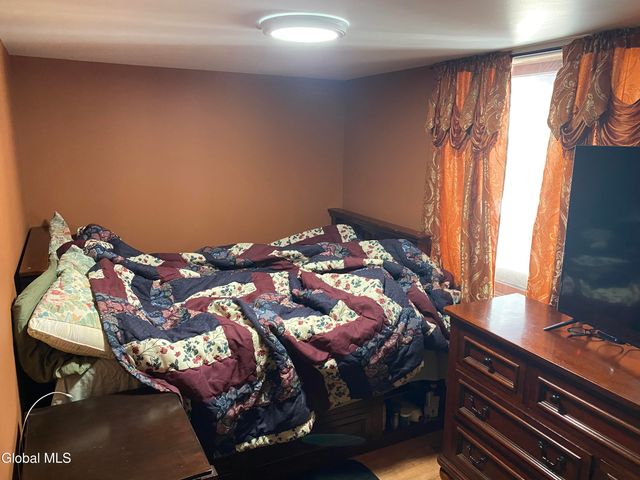 817 Holland Road, Schenectady, NY 12303