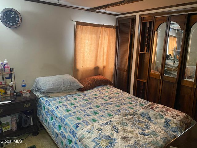 817 Holland Road, Schenectady, NY 12303