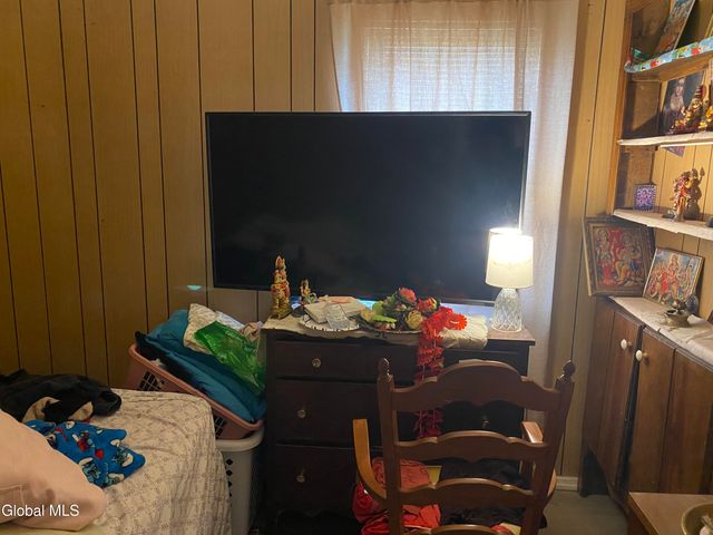 817 Holland Road, Schenectady, NY 12303