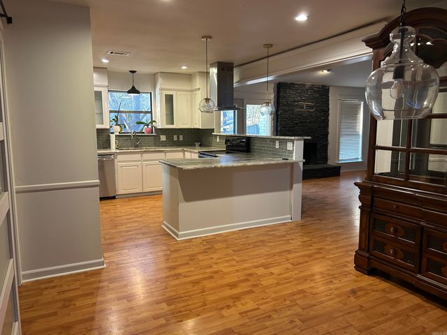 41 Tucker Creek, Conway, AR 72034