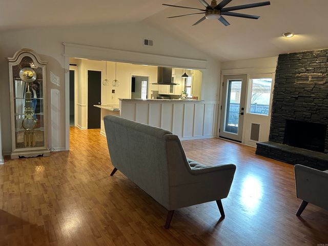 41 Tucker Creek, Conway, AR 72034