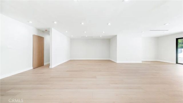 13633 Delano Street, Valley Glen, CA 91401