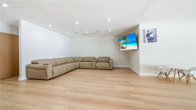 13633 Delano Street, Valley Glen, CA 91401