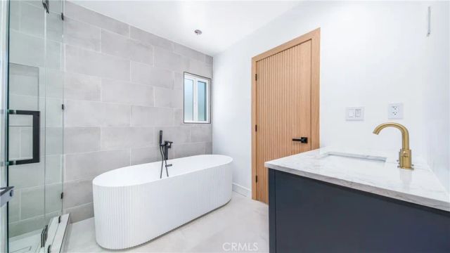 13633 Delano Street, Valley Glen, CA 91401