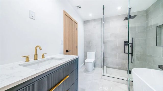 13633 Delano Street, Valley Glen, CA 91401