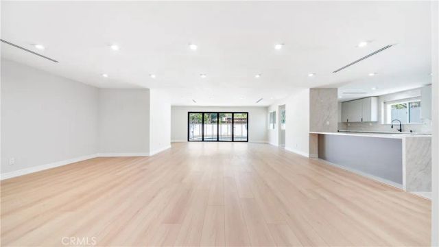 13633 Delano Street, Valley Glen, CA 91401