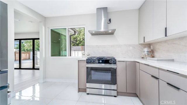 13633 Delano Street, Valley Glen, CA 91401