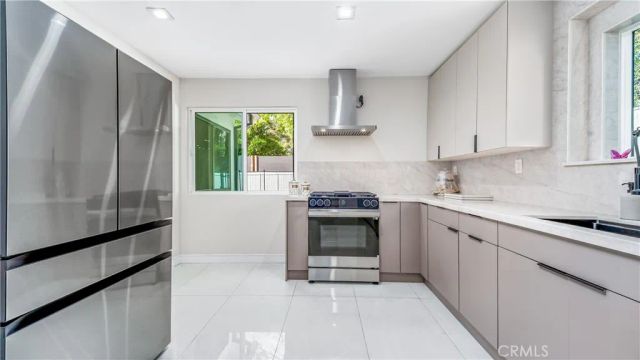 13633 Delano Street, Valley Glen, CA 91401