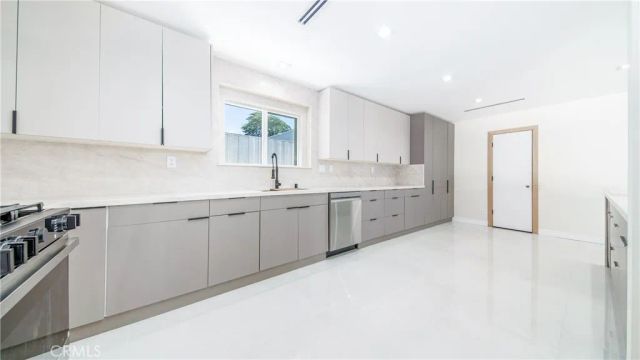 13633 Delano Street, Valley Glen, CA 91401