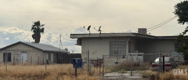 2419 Cottonwood Road, Bakersfield, CA 93307