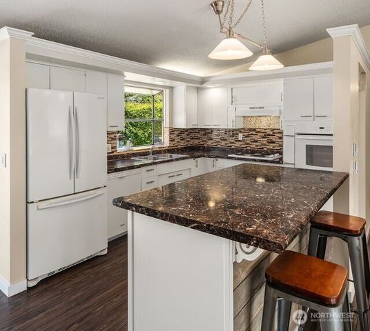 615 Pierce Lane NE, Tacoma, WA 98422
