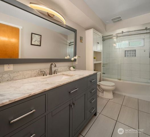 615 Pierce Lane NE, Tacoma, WA 98422