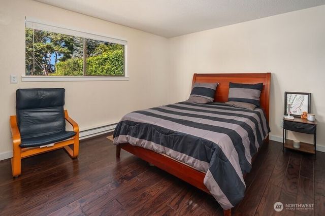 615 Pierce Lane NE, Tacoma, WA 98422