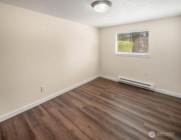 615 Pierce Lane NE, Tacoma, WA 98422