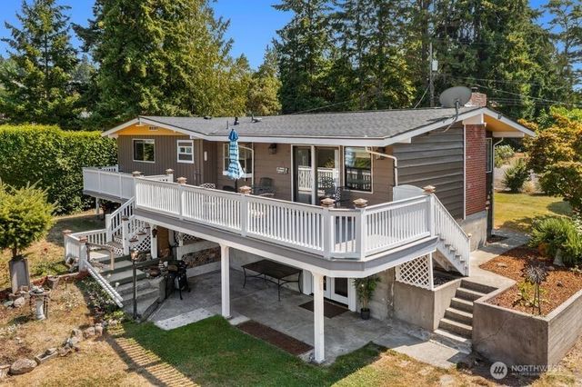615 Pierce Lane NE, Tacoma, WA 98422