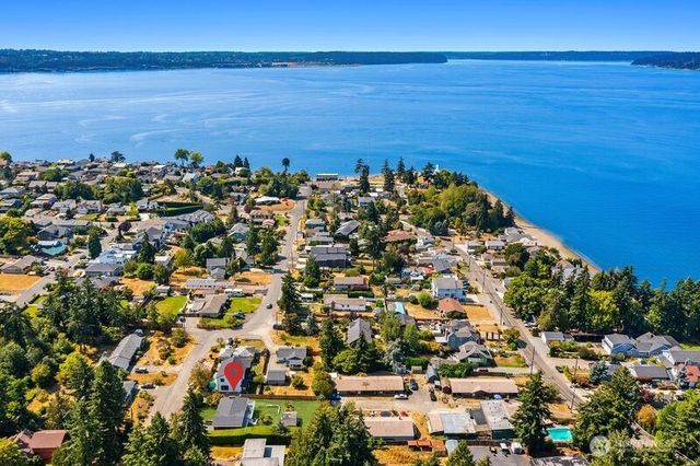 615 Pierce Lane NE, Tacoma, WA 98422