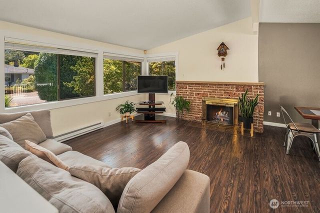 615 Pierce Lane NE, Tacoma, WA 98422