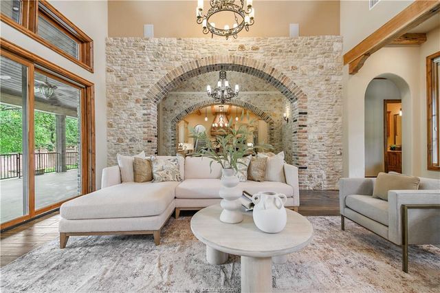 4207 Tuscany CT, Bryan, TX 77802