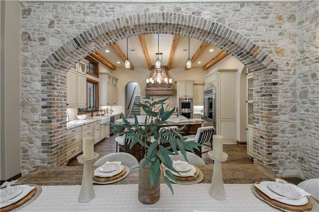 4207 Tuscany CT, Bryan, TX 77802