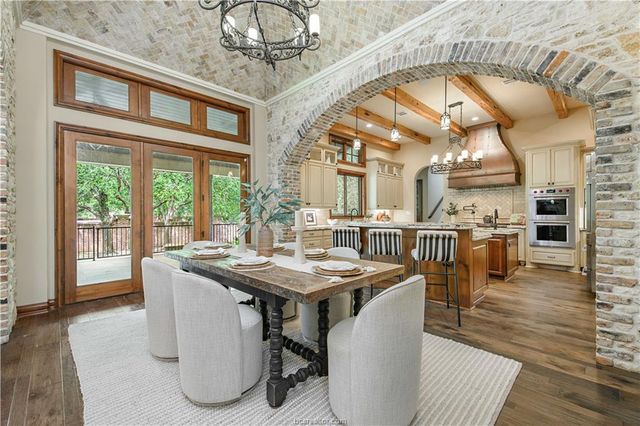 4207 Tuscany CT, Bryan, TX 77802