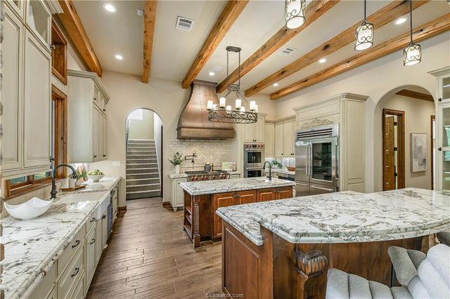 4207 Tuscany CT, Bryan, TX 77802