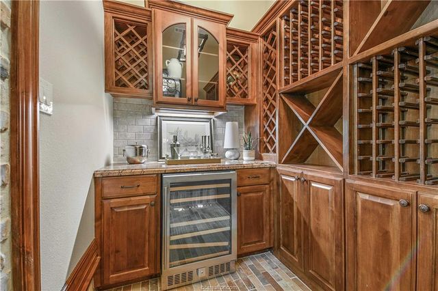 4207 Tuscany CT, Bryan, TX 77802