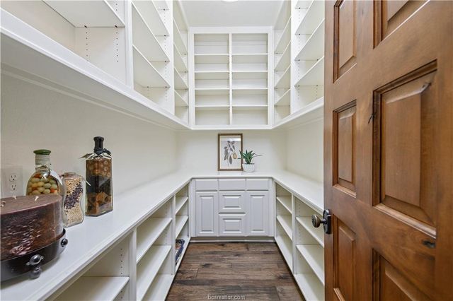 4207 Tuscany CT, Bryan, TX 77802