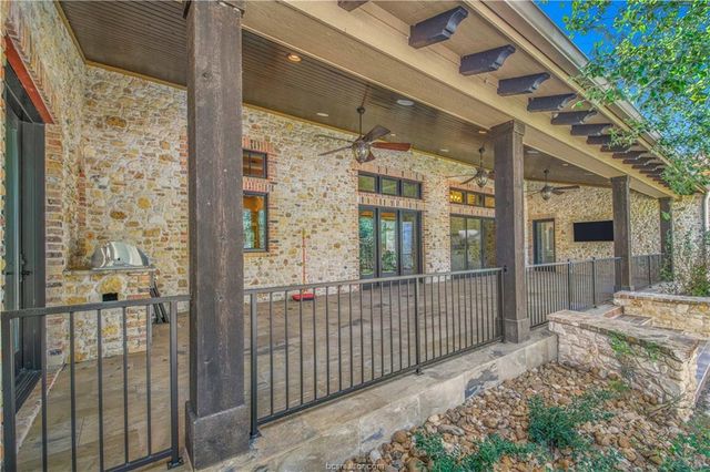 4207 Tuscany CT, Bryan, TX 77802