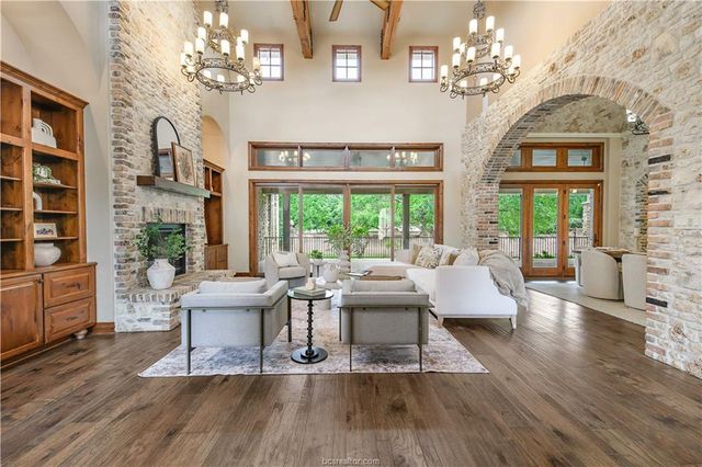 4207 Tuscany CT, Bryan, TX 77802