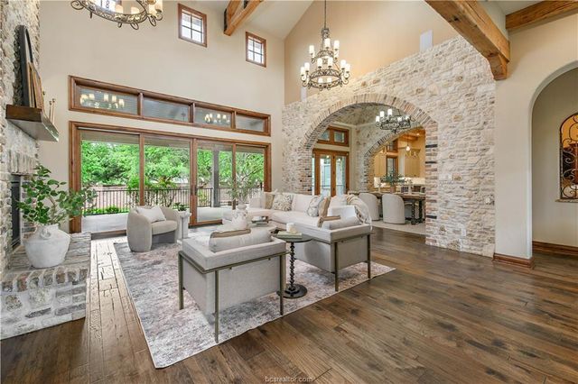 4207 Tuscany CT, Bryan, TX 77802