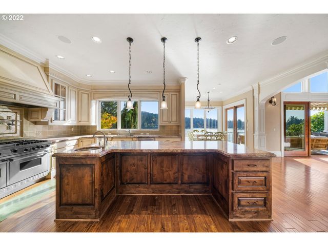 3142 LAKEVIEW Blvd, Lake Oswego, OR 97035