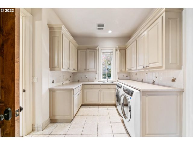 3142 LAKEVIEW Blvd, Lake Oswego, OR 97035