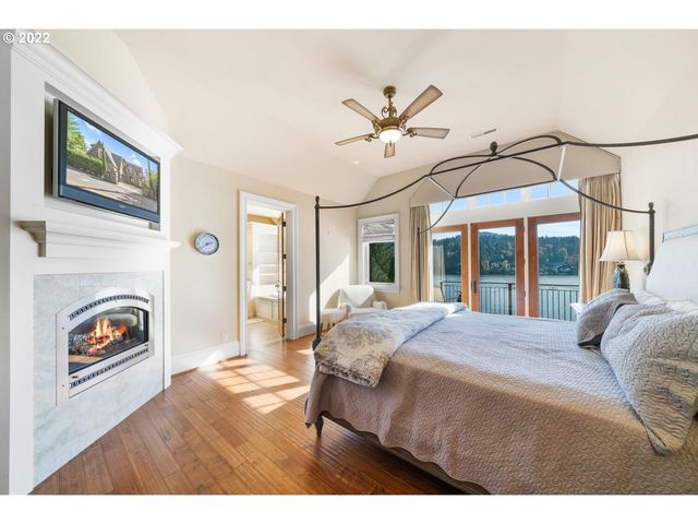 3142 LAKEVIEW Blvd, Lake Oswego, OR 97035