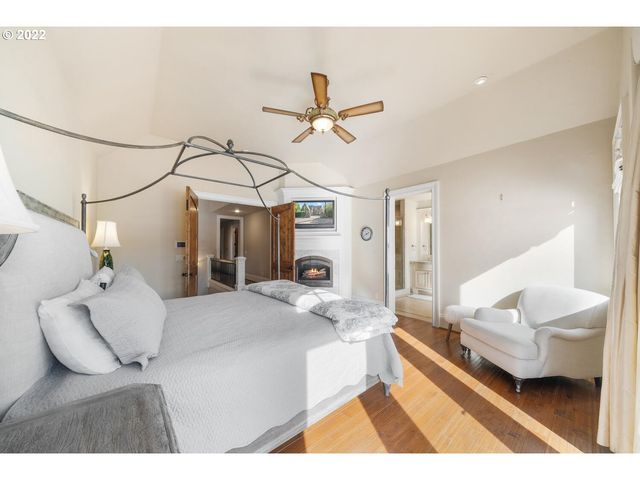 3142 LAKEVIEW Blvd, Lake Oswego, OR 97035