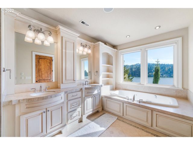 3142 LAKEVIEW Blvd, Lake Oswego, OR 97035